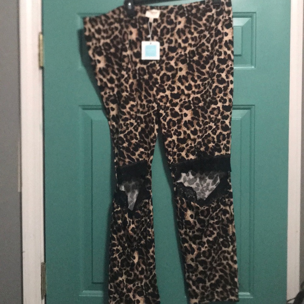 Leopard print leggings
